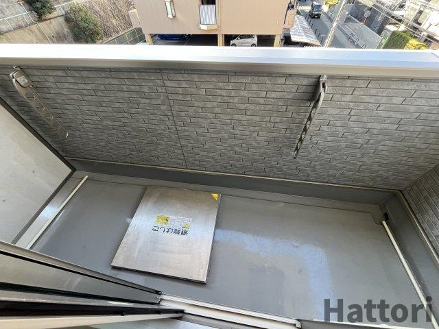 プルメリア関大前のバルコニー