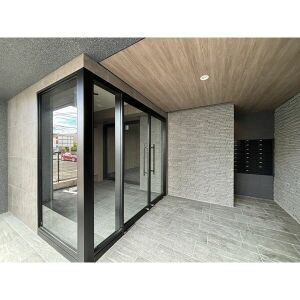 【エントランス】 | La vie Belle