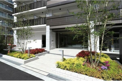 【エントランス】 | スプランディッド十三本町