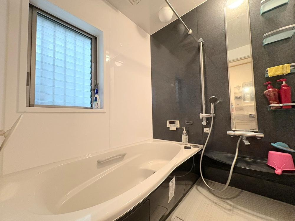 松丘町　中古一戸建ての浴室|ユニットバス
■物件内覧・資金計画相談・住宅ローン相談、リフォーム相談、お問合せ受付中■
※当日・翌日のご内覧、ご相談はお電話でのお問合せがスムーズです！