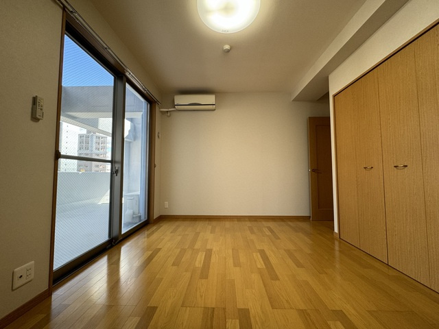 フェリエ博多の洋室