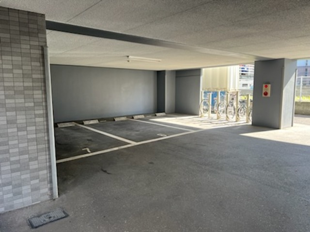 フェリエ博多の駐車場