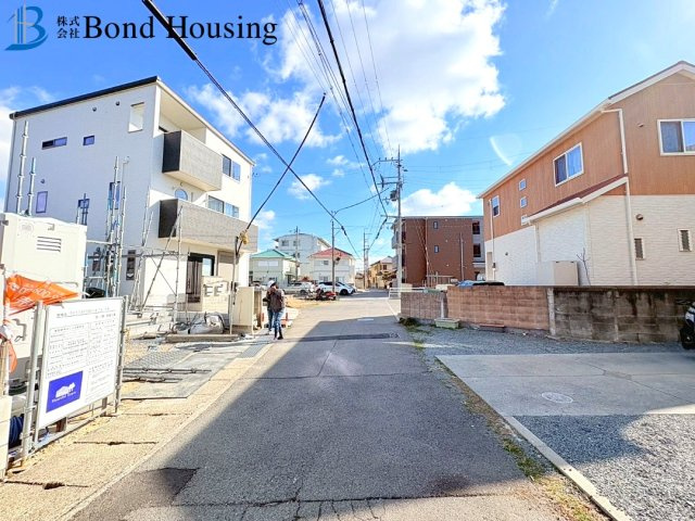 西江井ヶ島駅まで徒歩5分の立地　西島841番　新築戸建の前面道路含む現地写真