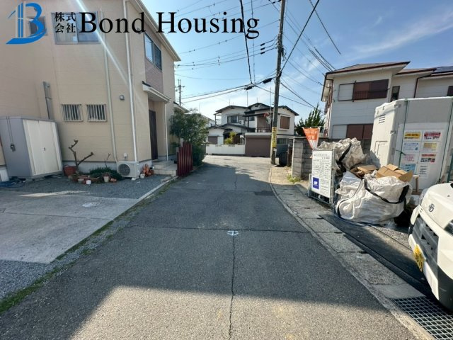 西江井ヶ島駅まで徒歩5分の立地　西島841番　新築戸建の前面道路含む現地写真