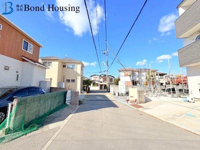 西江井ヶ島駅まで徒歩5分の立地　西島841番　新築戸建の前面道路含む現地写真