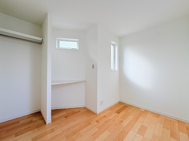 【洋室】 | 新座市野寺4丁目　新築一戸建住宅　全1棟　(保谷店) | 3階4.38帖/さまざまな家具を取り入れやすいナチュラルな内装。