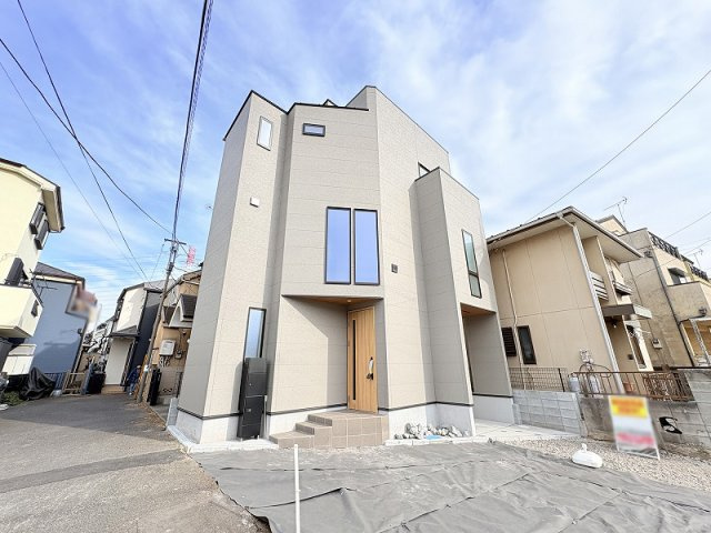 【外観】 | 新座市野寺4丁目　新築一戸建住宅　全1棟　(保谷店) | 2026年2月撮影/3階建てに13.15ｍ2の広々ルーフバルコニーが備わった住まい。