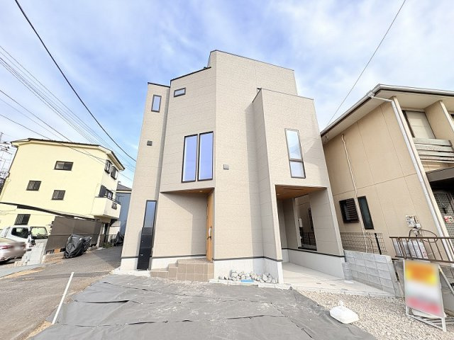 【外観】 | 新座市野寺4丁目　新築一戸建住宅　全1棟　(保谷店) | コンビニ、ドラッグストア、ホームセンターも徒歩10分以内にございます。