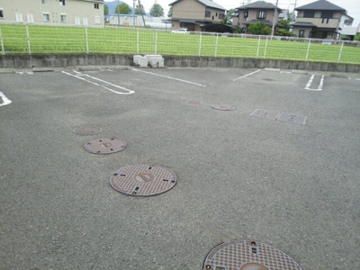 【駐車場】 | メルヴェーユⅢ | 駐車場です