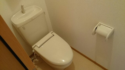 【トイレ】 | エフルゲンスＢ | ゆったりとした空間のトイレです