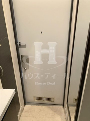 【玄関】 | レ・フレール | 収納もある玄関です