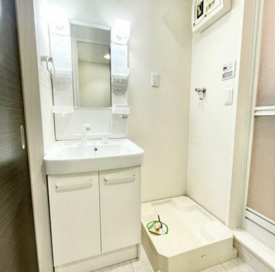 【洗面所】 | レ・フレール | 洗面所です