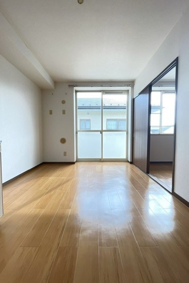 【居間・リビング】 | サニープレイスエイト