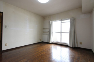 【洋室】 | ファーストアベニュー木刈 | 洋室約7.5帖　各居室収納あります！