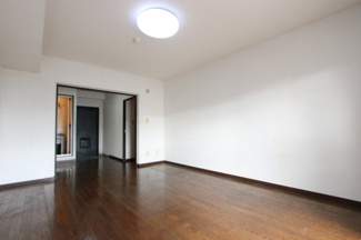 【洋室】 | ファーストアベニュー木刈 | 洋室（αルーム）約12.0帖　様々な用途でお使いいただけます！