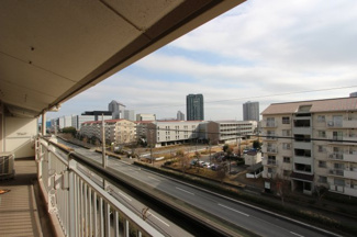 【展望】 | ファーストアベニュー木刈 | 南側は道路・最上階5階のため開放感があります！