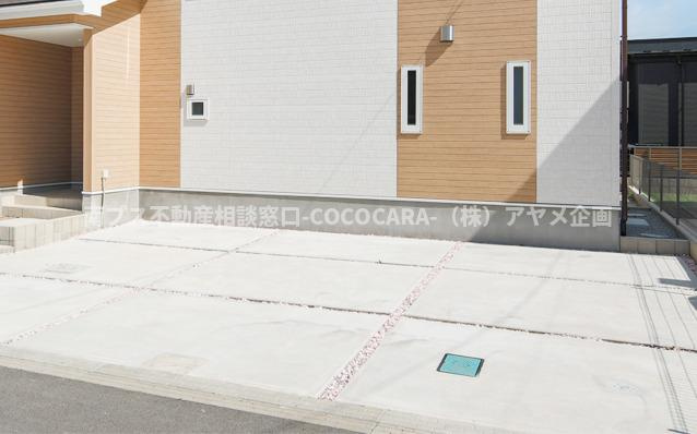 南アルプス市下宮地の新築一戸建の駐車場|分譲施工例