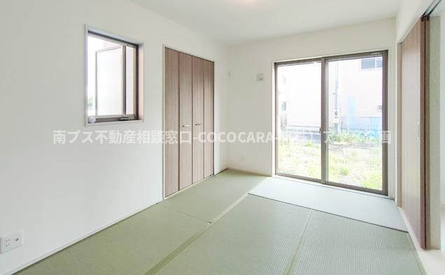 南アルプス市下宮地の新築一戸建の洋室|分譲施工例：洋室畳敷き