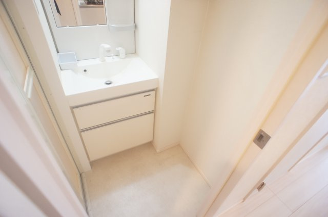 サヴォイ　ラ・ピエルサフィール　10階の洗面所|別号室のものになります。現状優先。