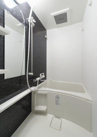 サヴォイ　ラ・ピエルサフィール　10階の浴室|別号室のものになります。現状優先。