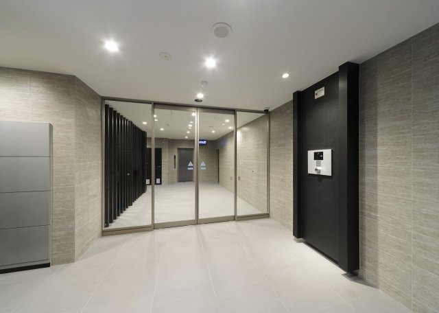 サヴォイ　ラ・ピエルサフィール　10階のエントランス