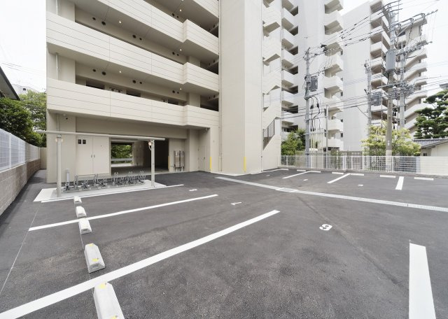 サヴォイ　ラ・ピエルサフィール　10階の駐車場