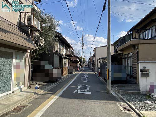 上京区 西柳町　中古戸建の前面道路含む現地写真