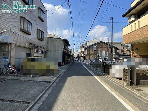 上京区 西柳町　中古戸建の前面道路含む現地写真