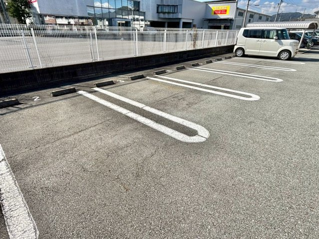 アウローラ玉手Ⅱ　Bの駐車場