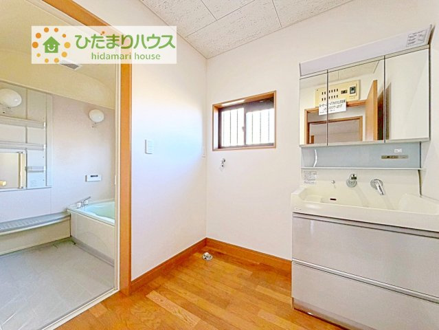 【独立洗面台】 | 取手市新取手５丁目　中古戸建 | シンプルで使い勝手の良い独立洗面台！