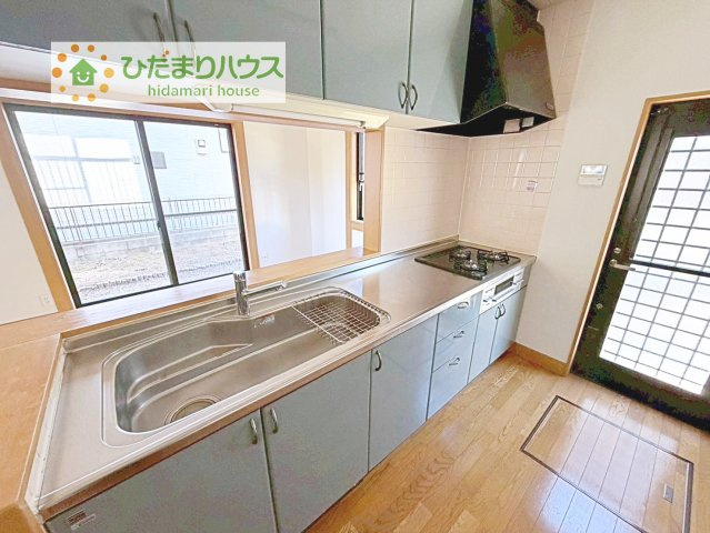 【キッチン】 | 取手市新取手５丁目　中古戸建 | LDKと一体の空間を演出してくれる、オープンキッチン!(^^)!