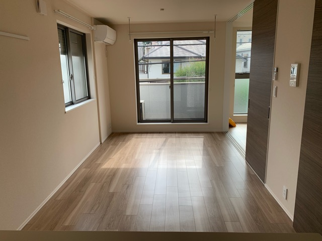 コンフォート夏橙の居間・リビング|２面採光