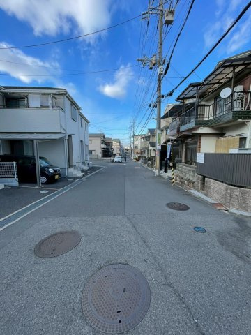 枚方市甲斐田新町の前面道路含む現地写真