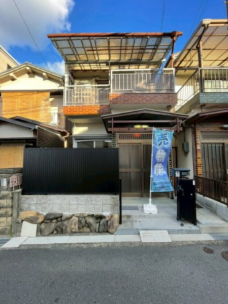 枚方市甲斐田新町の外観