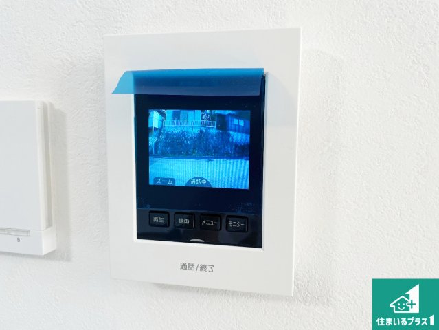 神戸市西区秋葉台　新築一戸建ての防犯設備|カラーモニターインターホン！声だけでなく来訪者の姿や顔がモニターで確認できるので、小さなお子様がいらっしゃるご家庭でも安心できます！
