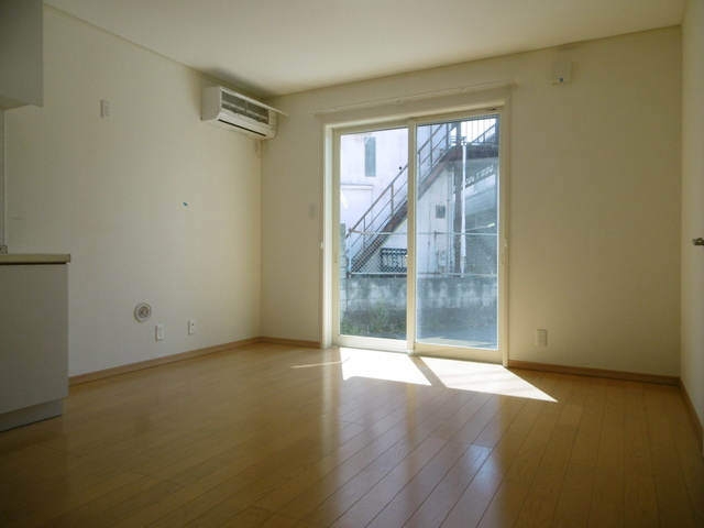 西東京市保谷町３丁目のアパートの居間・リビング