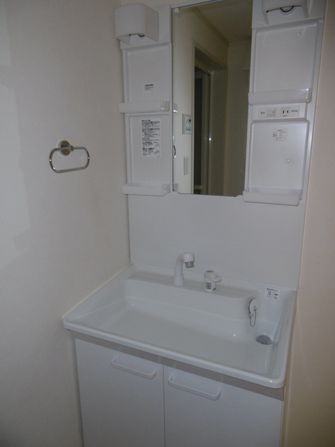 西東京市保谷町３丁目のアパートの洗面所