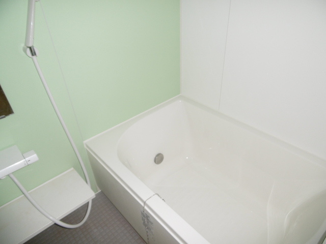 西東京市保谷町３丁目のアパートの浴室