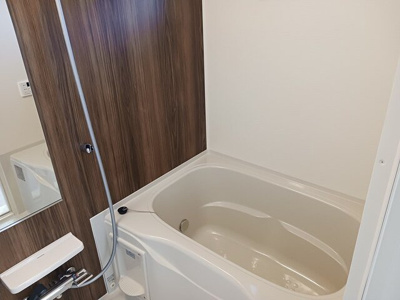 【浴室】 | サンフラワーＢ | 落ち着いた空間のお風呂です