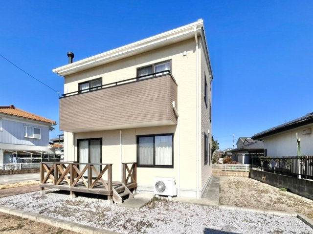 【中古戸建】藤岡市藤岡の外観|■外観｜土日のご見学はもちろん、平日・夜間のご案内も大歓迎です♪「今から見たい」や「仕事終わりに見たい」にもご対応できますのでお気軽にお問い合わせください♪