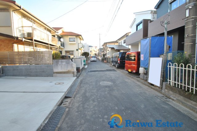新築戸建　茅ヶ崎市浜之郷の前面道路含む現地写真