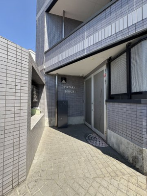 【エントランス】 | TANAKA HOUSE | 月額管理料無料！賃貸管理はアブレイズパートナーズにお任せを！