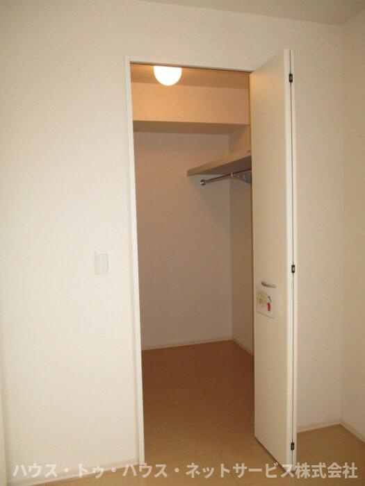 リビングタウン南花島　Ａの洋室