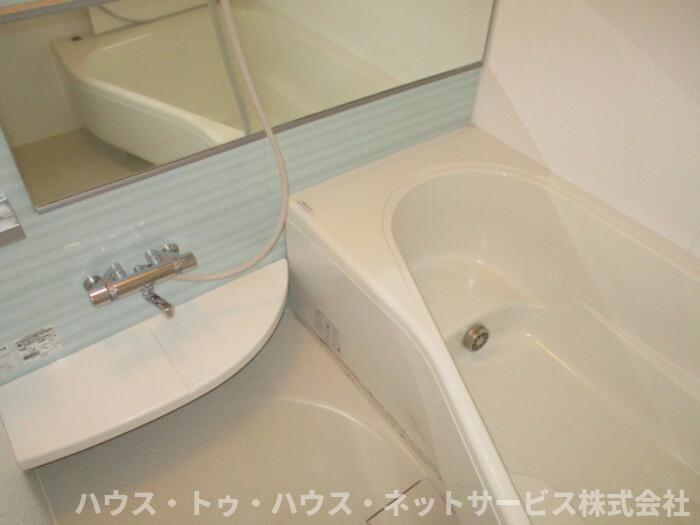 リビングタウン南花島　Ａの浴室