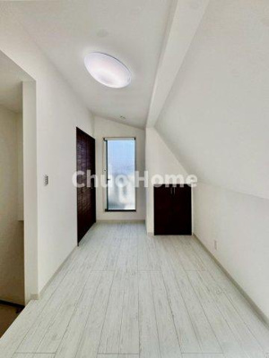 【子供部屋】 | 葛飾区堀切4丁目新築分譲住宅 | 【子供部屋】お子様を持つ家庭の約6割が「家族や子どものため」に購入を希望。入学後の転校を避け、広い空間でのびのび育てたいなどの親心が、家探しのきっかけになっているようです。