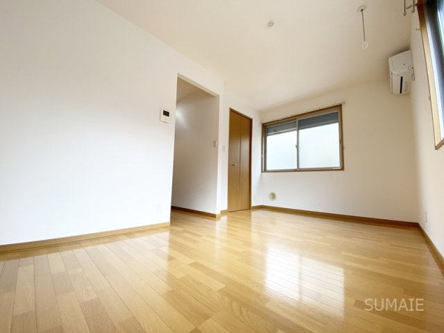 ピュアハウスの寝室|きれいなフローリング！