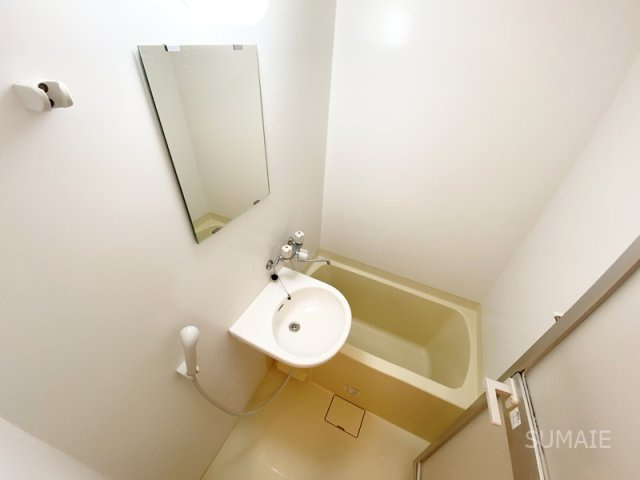 ピュアハウスの浴室|洗面台付きの浴室です！