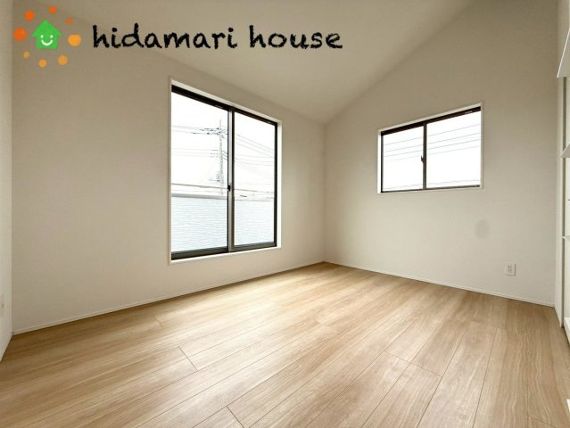 桶川市坂田9期　新築戸建　グラファーレ01の子供部屋|2階洋室：6帖