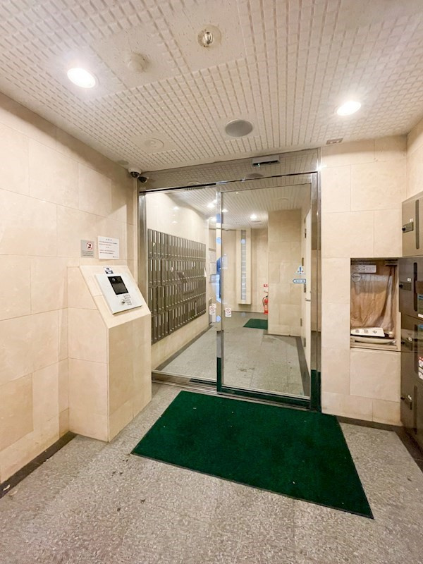 メインステージ秋葉原駅前のロビー