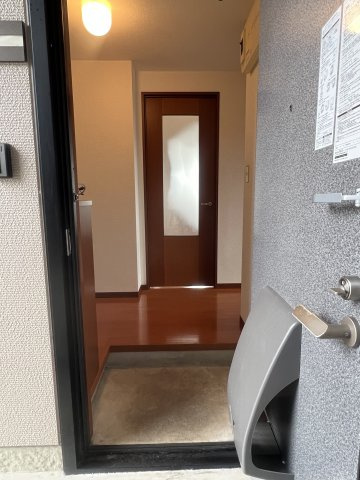 エミネンス Cの玄関